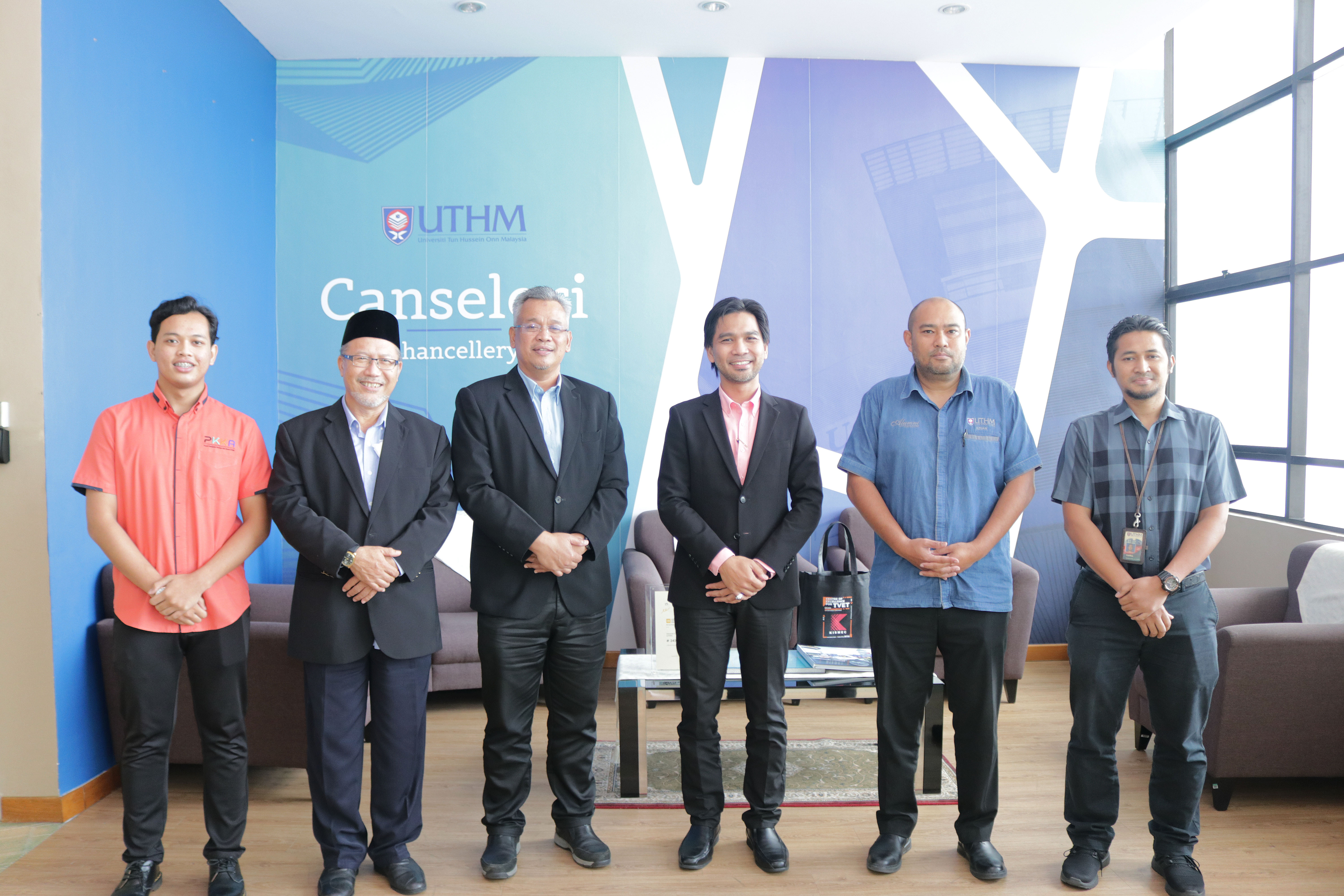 Kunjungan hormat oleh delegasi Kedah Industrial Skills and Management Development Centre (KISMEC) ke Universiti Tun Hussein Onn Malaysia.